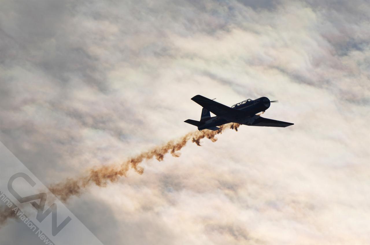 2025南昌飞行大会，除标志性动作“七机开花”外，空军航空大学“天之翼”飞行表演