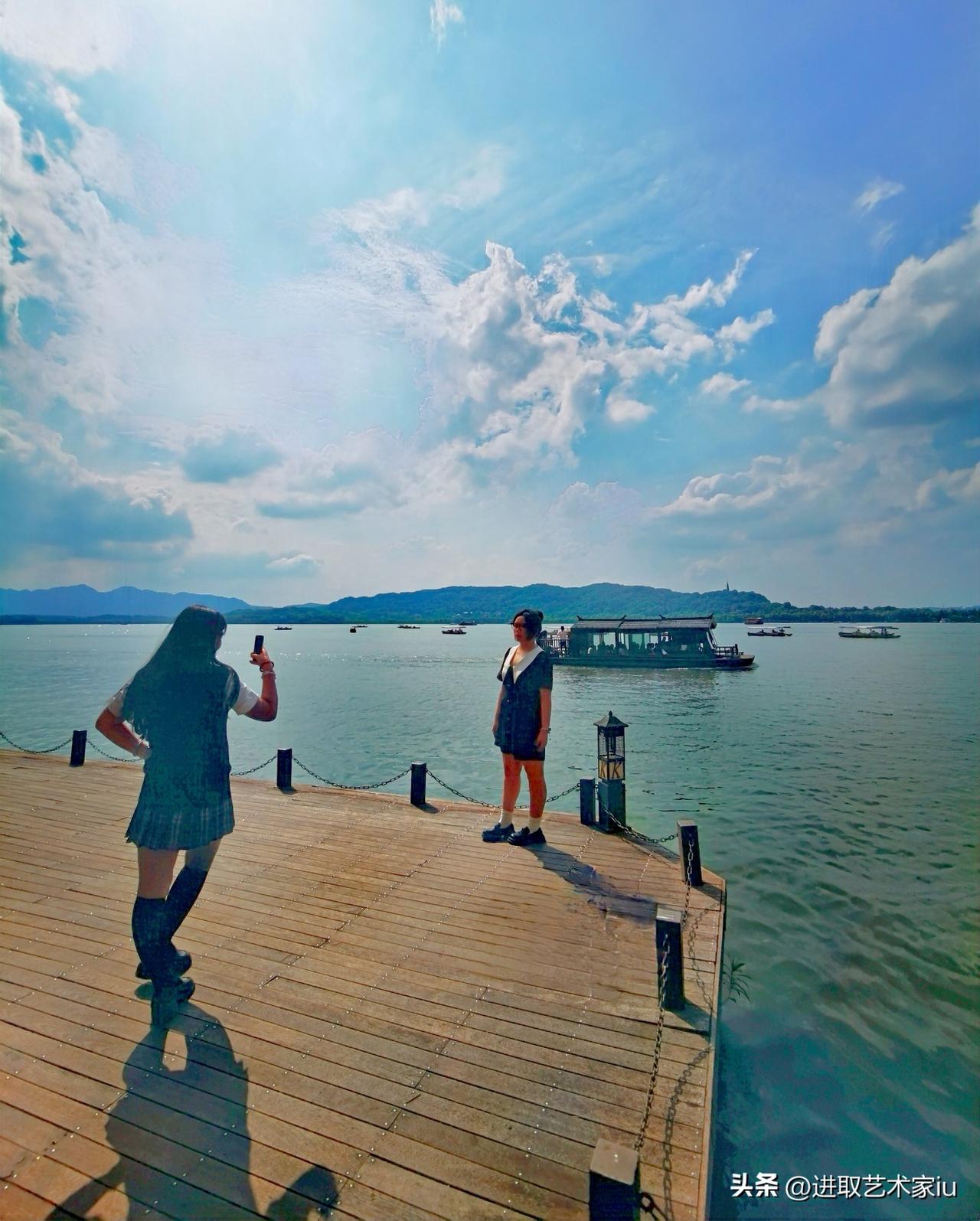 边走边拍杭州西湖湖滨公园，既西湖一公园，公园位于西湖东南端，是湖滨公园的起点，并