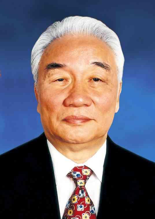 邱蔚六（1932年10月13日—2024年5月24日），男，汉族，祖籍重庆奉节，