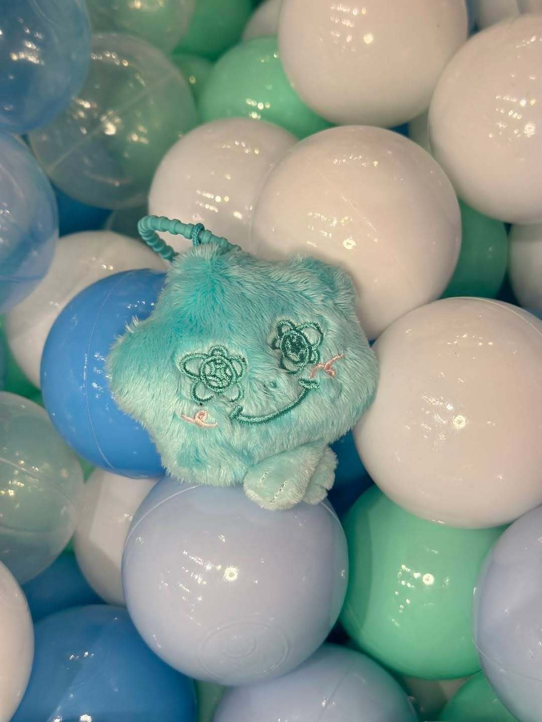 台湾限定色小灰尘☁️受不了了好喜欢p1这个颜色！！！！！ ​​​