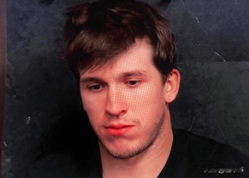 难赢！里夫斯谈湖人输球：

“勒布朗和卢卡不在。”

“所以。”

“情况会很难