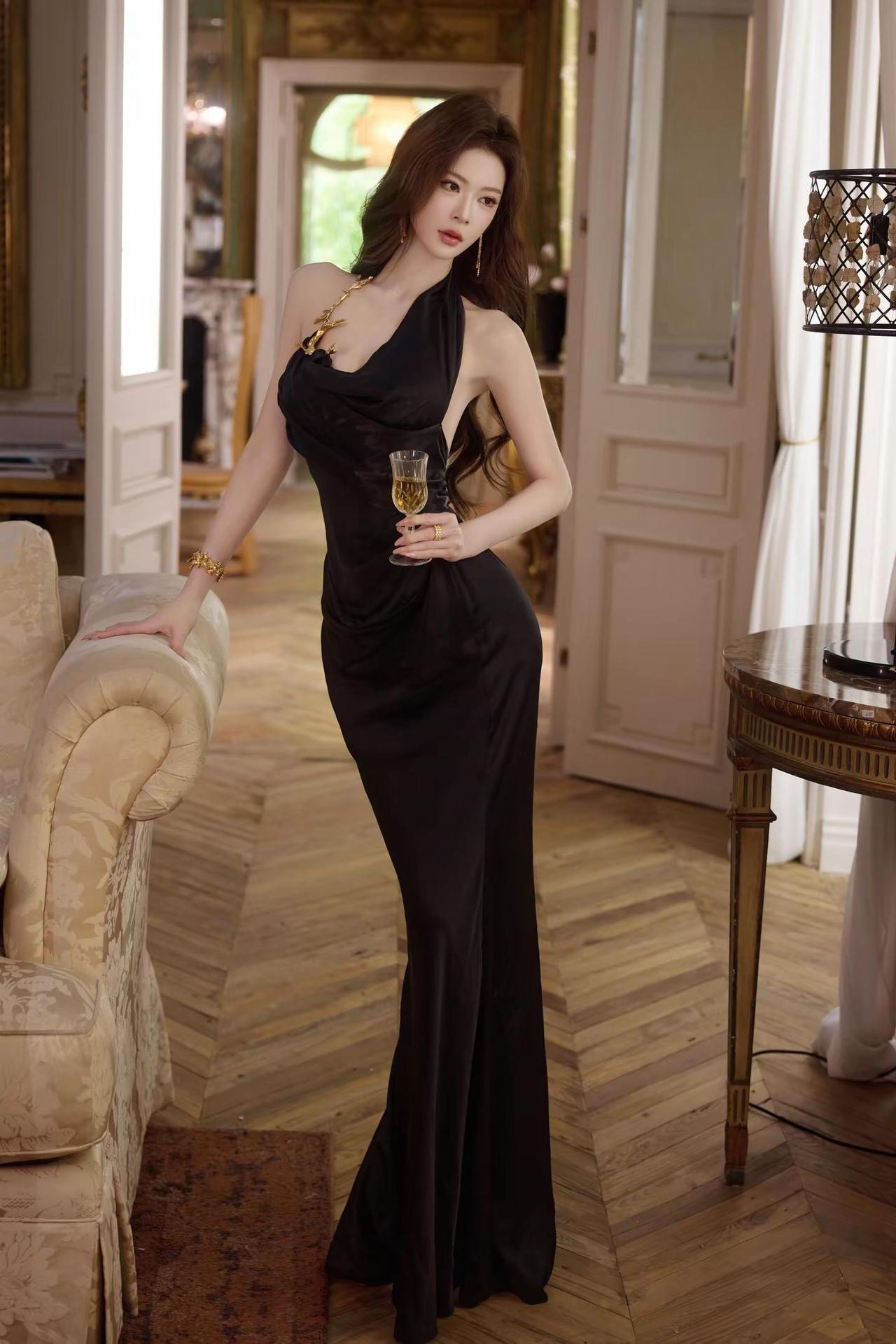 拥有 绝对的错觉。🖤高定礼服 御姐