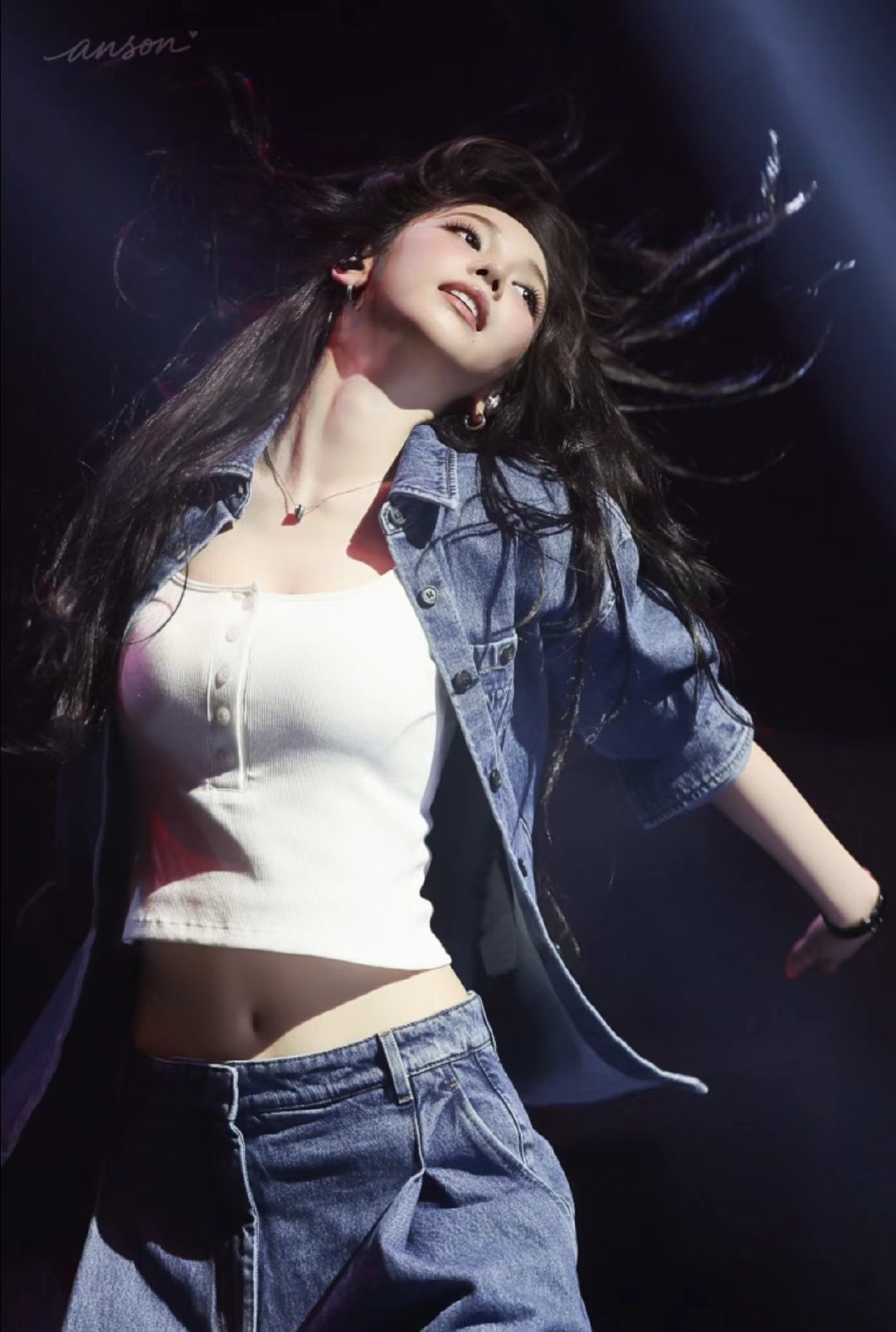 柳智敏solo三连跳 柳智敏生日会诚意拉满！深情cover中文歌《爱你但说不出口