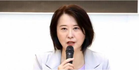 国民党立委王鸿薇最近在电视政论节目上公开表态，如果解放军再搞围台军演，国民党可以