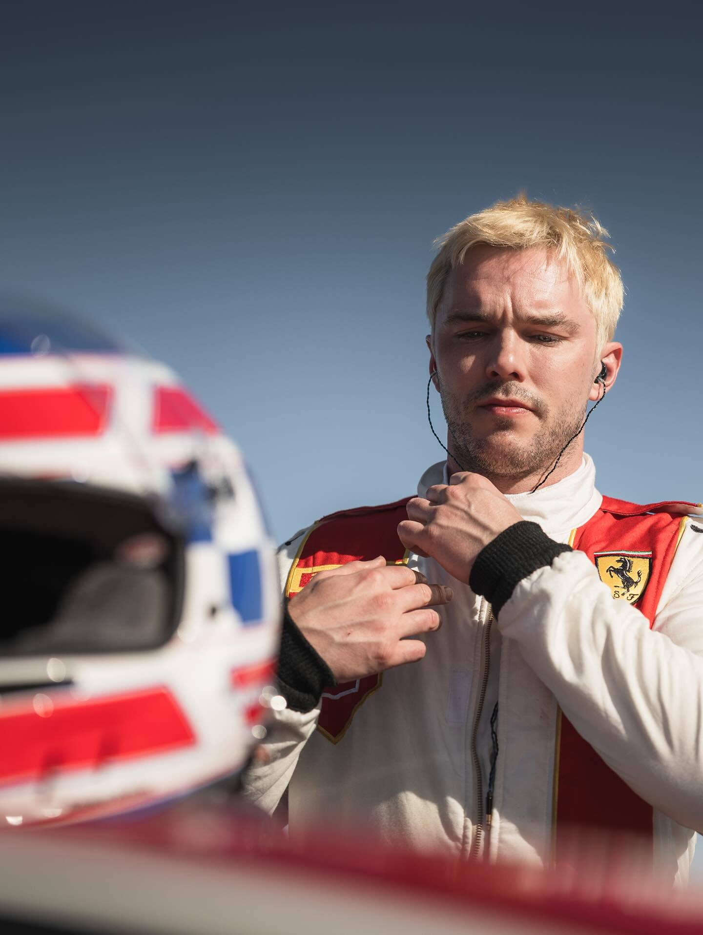 妮子 Nicholas Hoult 完成赛车手首秀！正式进军四轮行业！🏎️尼古