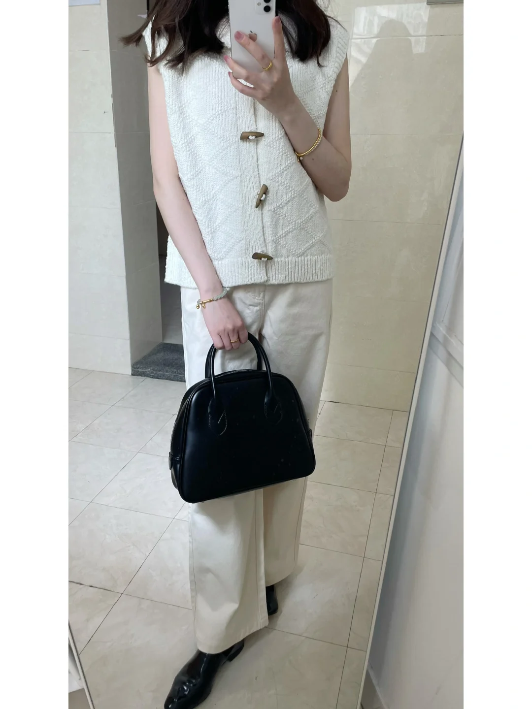 All White/一条好穿的白色牛仔裤