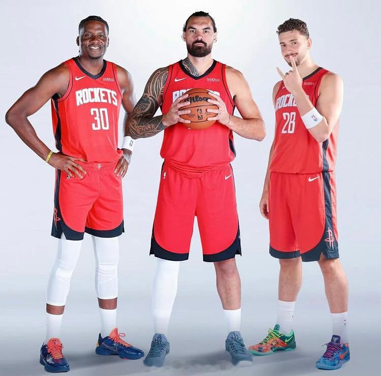 火箭队今夏签下卡佩拉真是明智之举，这让他们能够保持亚当斯的健康和活力。签约之时，