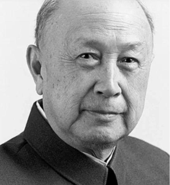 晚年，钱学森整天躺着，不爱说话，也不理人，家人以为他得了老年痴呆，谁知当医生问他