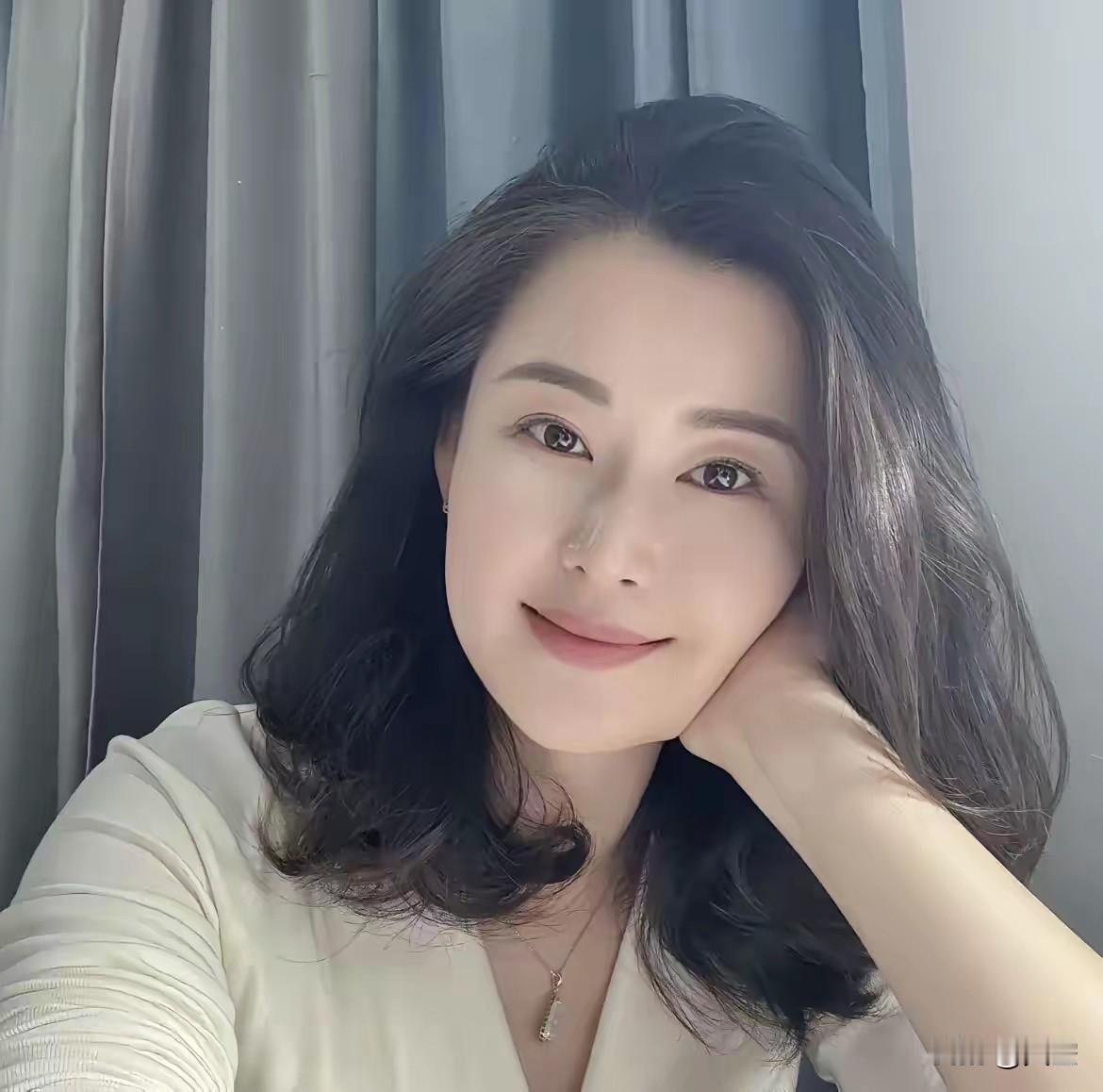 世界上的五个“妈”
1、妈妈
2、姨妈
3、姑妈
4、舅妈
5、？？
第五个是什