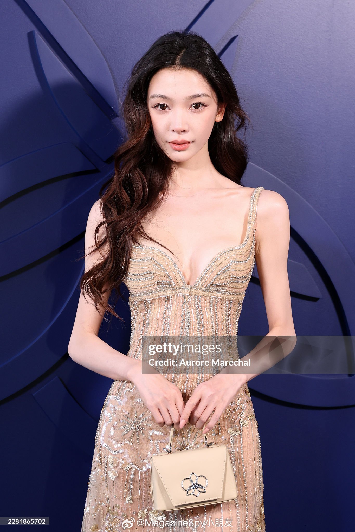 易梦玲G社生图来袭💥！亮相巴黎高定时装周Georges Hobeika大秀，身