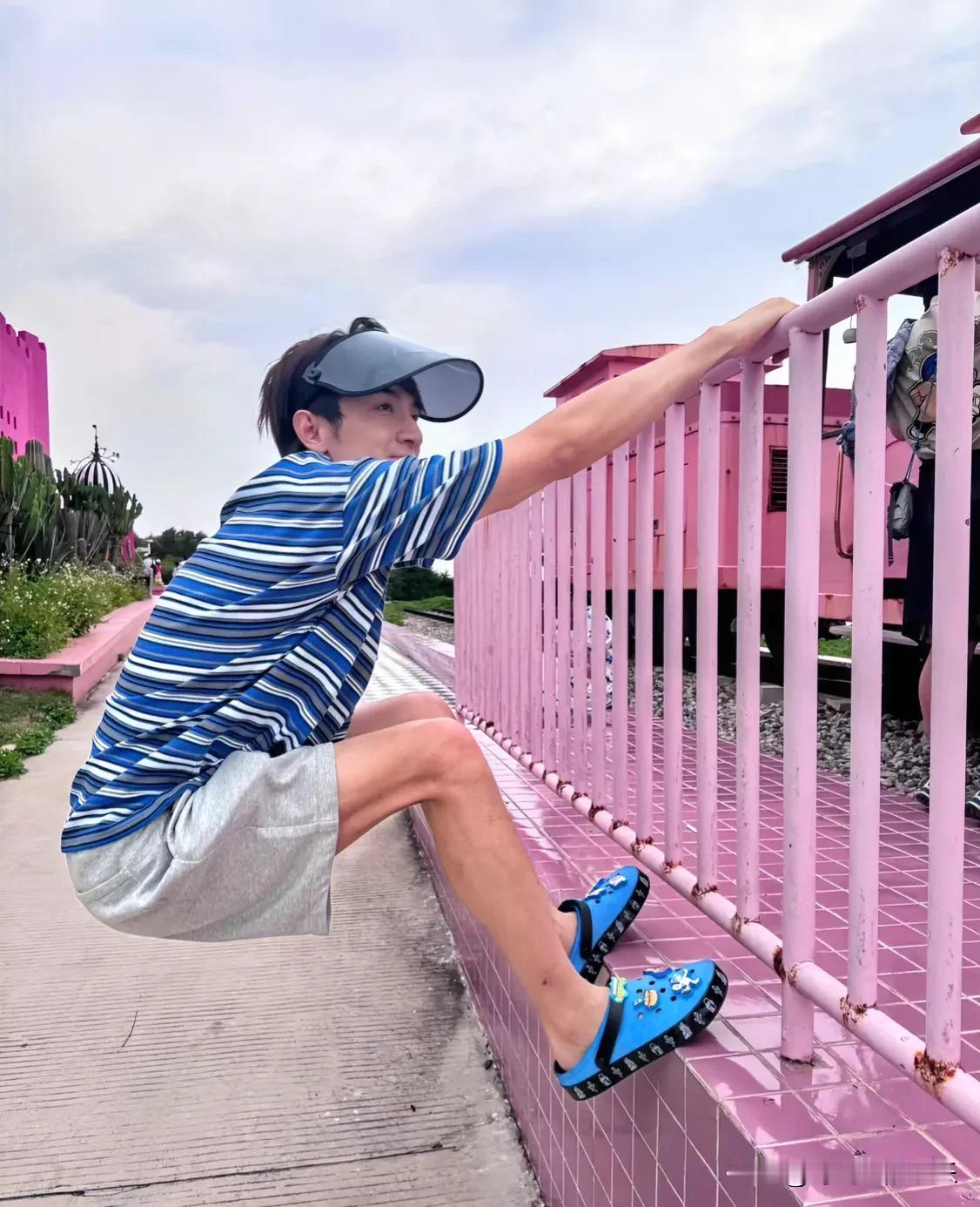 更新哥如果你的腿发炎了是可以看医生的！满腿的蚊子包。开始练仰泳了是吗，期待你闪耀