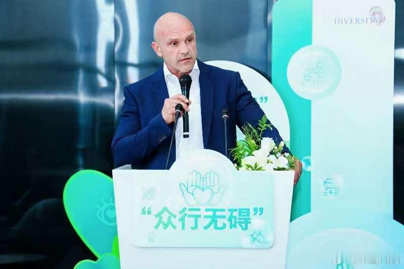 以包容驱动未来，用多元化人才推动创新！今天，大众中国[握手]大众中国科技 [握手
