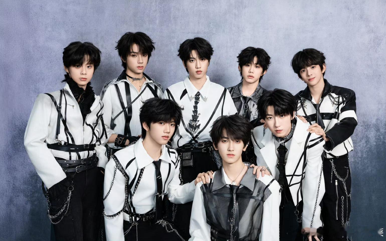 TF四代荣耀之战第一天热搜词条，谁更有效出圈？王橹杰 张桂源 杨博文 陈奕恒 左