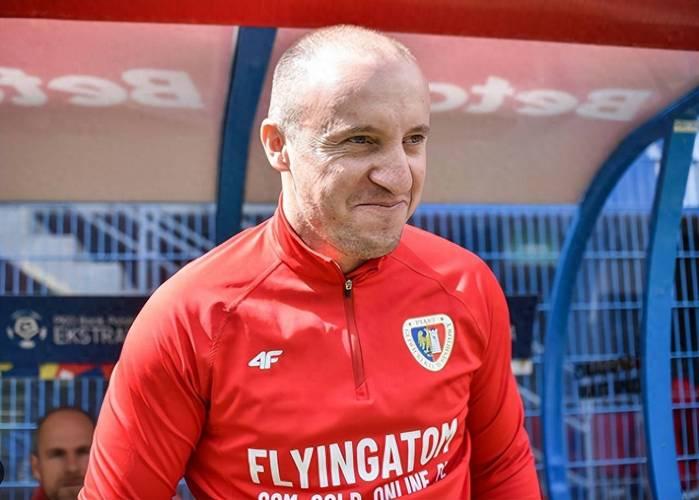 深陷欠薪传闻的国安被媒体爆出，欲签约一新的“维奇”。
此人来自塞尔维亚，名叫武科