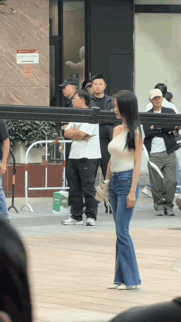 长得那么漂亮，可惜一直火不起来！