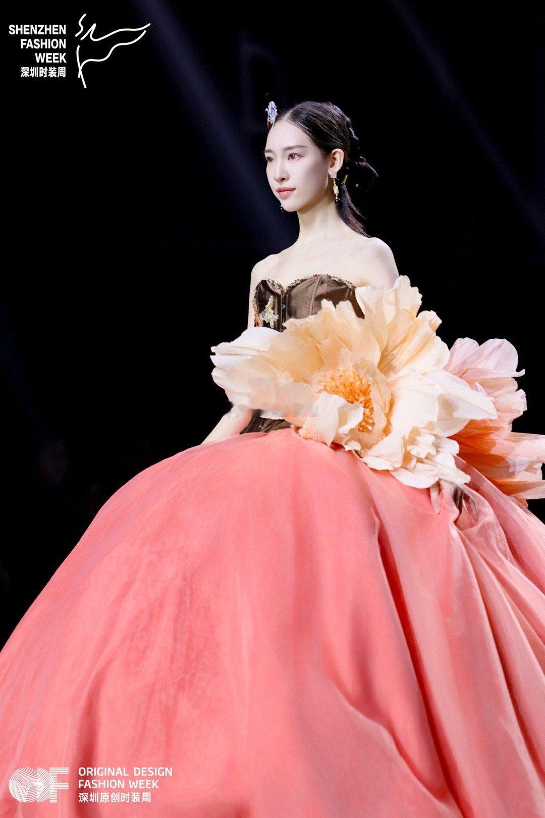 这一季的汉锦集，实穿性与视觉美感兼备，东方美学是永不褪色的艺术，以汉服为代表的平