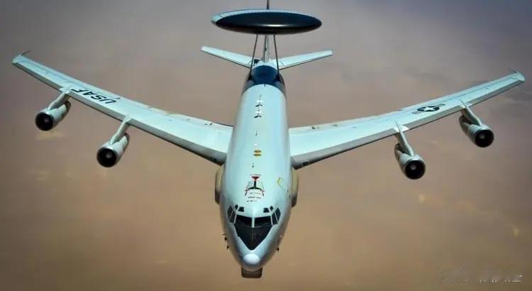 美军预警机形成空军战略预警+海军舰载预警+地面动目标监视三位一体完整体系，体系协