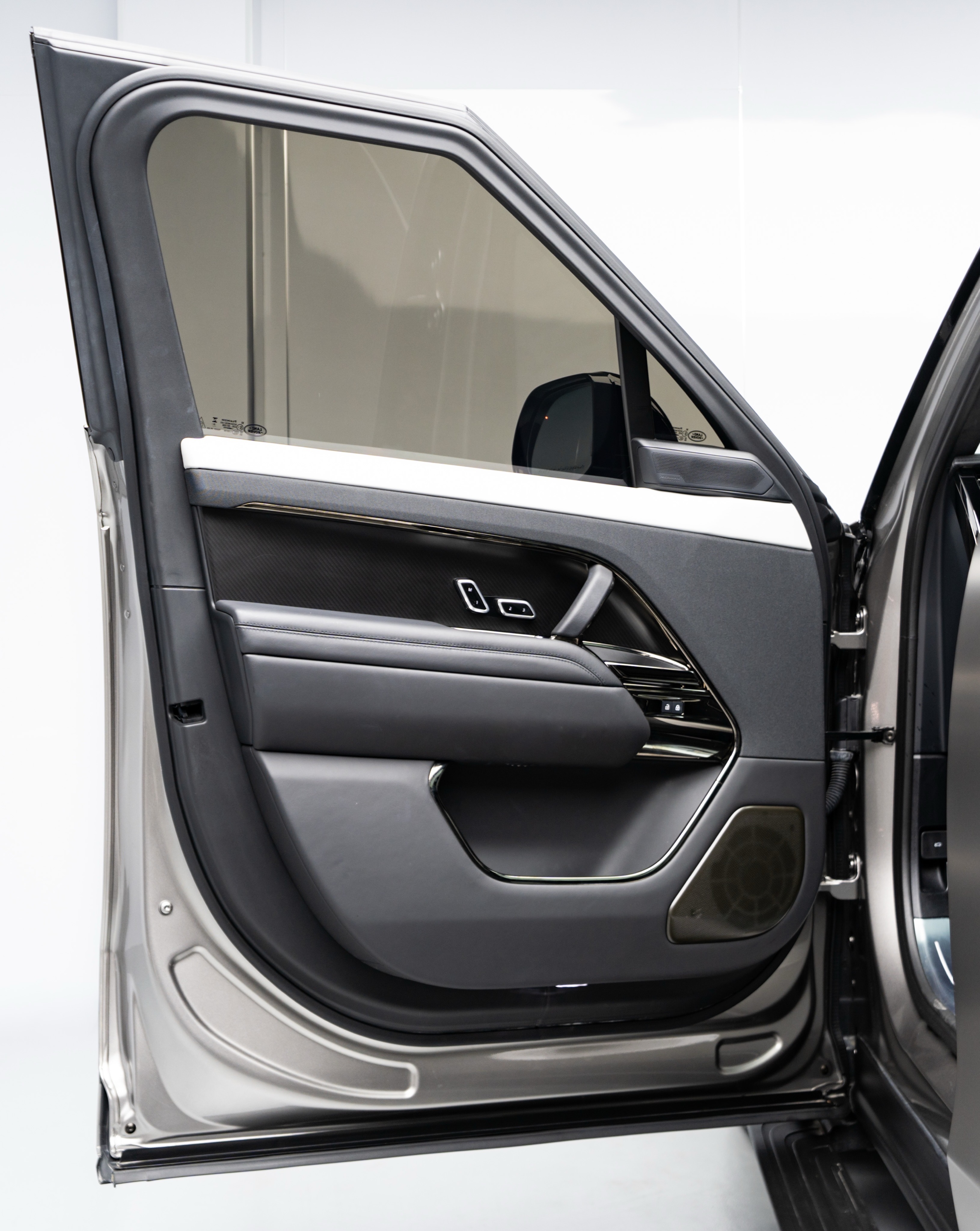 2024 Range Rover Sport SV 