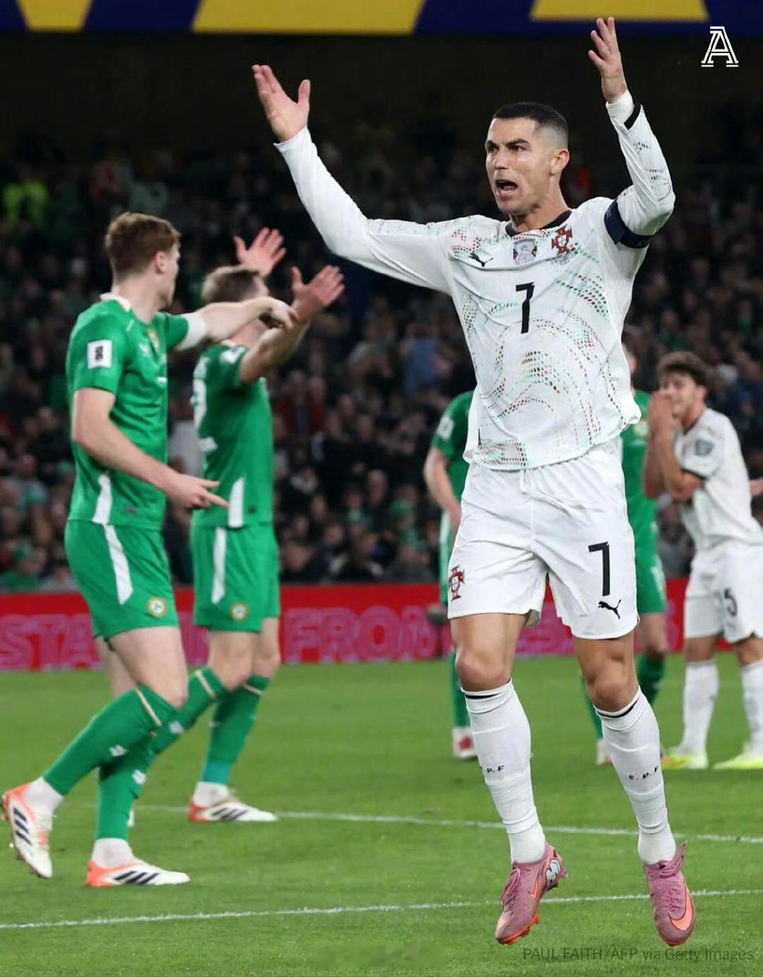 C罗不会缺席世界杯首战葡萄牙队友很不满，希望执行处罚。 