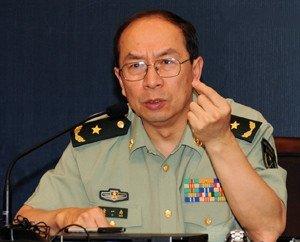 记者问金一南：“为什么英国宁愿归还富得流油的香港，却以损失6艘军舰、10多架战机