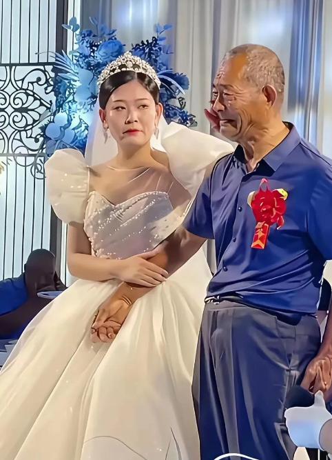 山东临沂25岁姑娘结婚前夕丢出重磅筹码：彩礼一分不要、房子车子全不要，唯一条件是