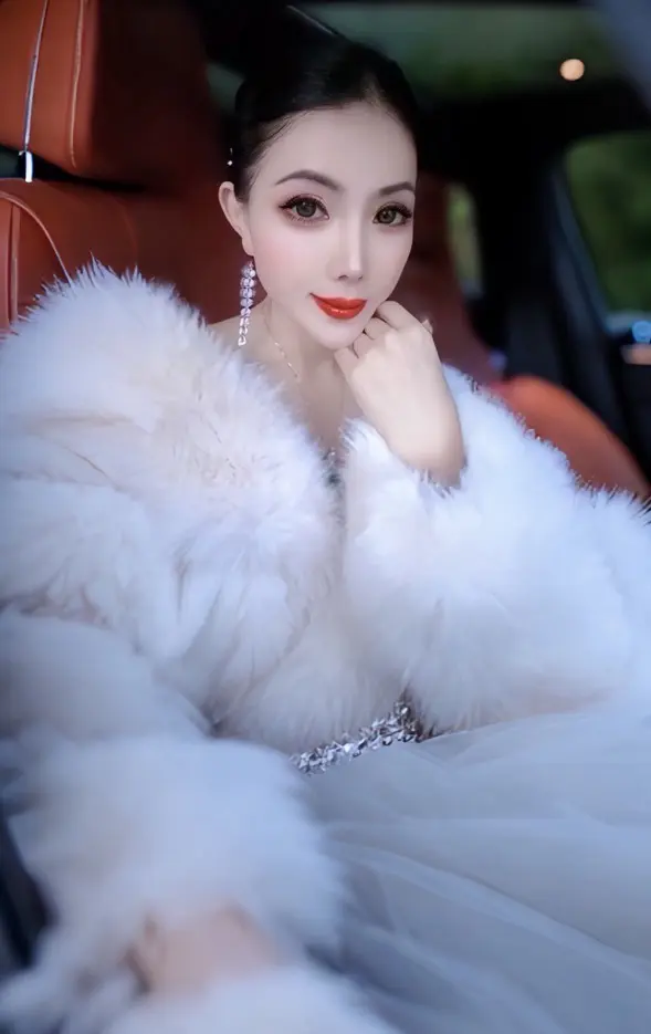 愿你眼里有光心中有爱 越努力越幸运 老板娘日常