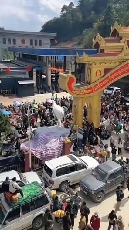 缅甸掸邦最近上演“卡脖子”大戏，从北往南的货车，只要拉的是中国货，直接被军方检查