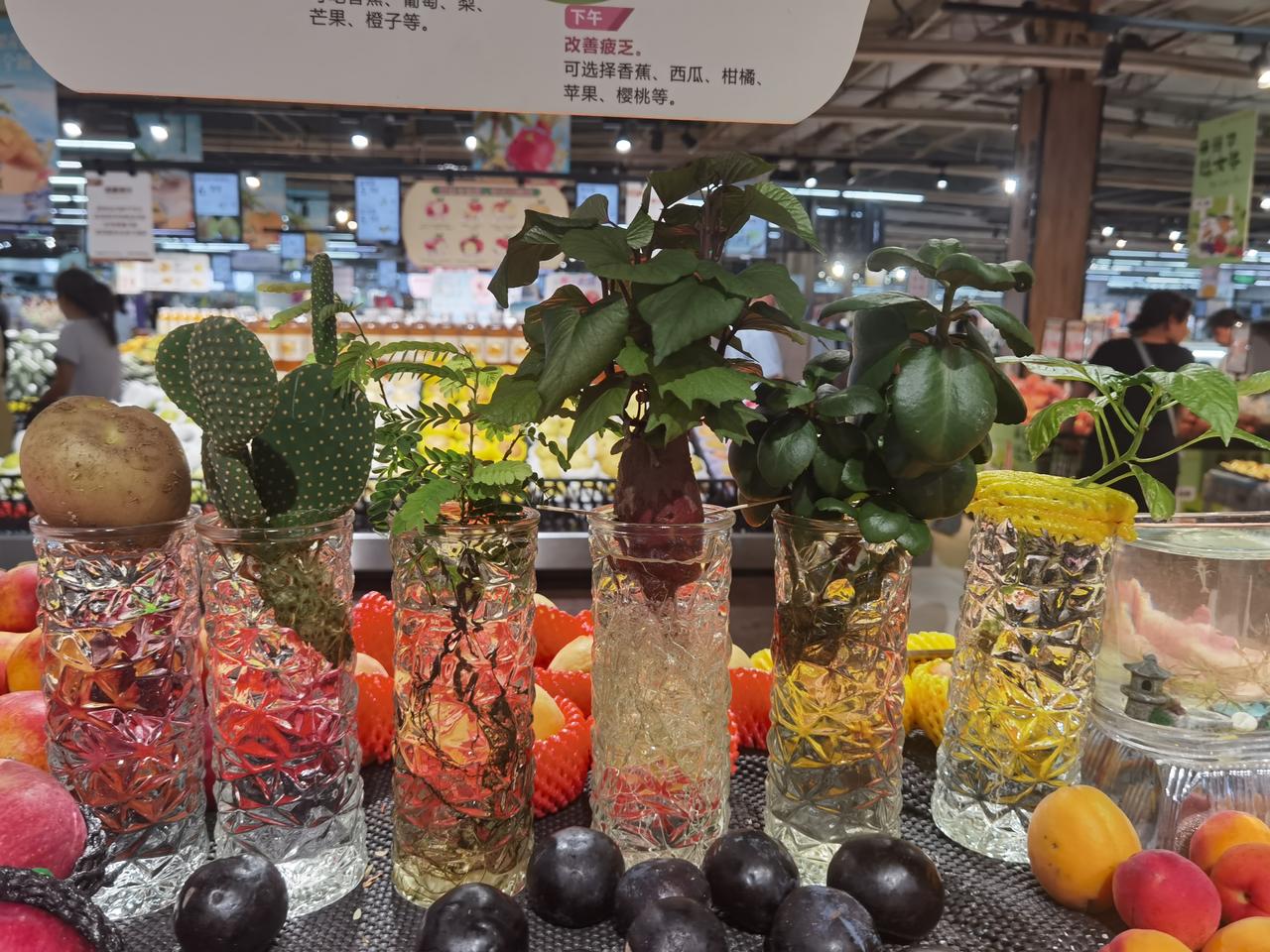 这是哪位神仙员工的创意？我被北国超市水果柜台巧思硬控了 平时逛超市不多，偶尔路过