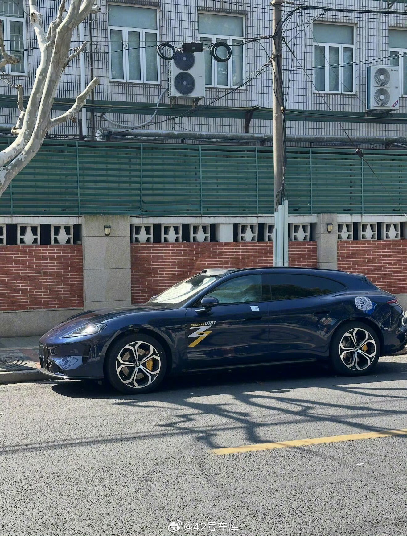 尚界Z7T这实车确实挺好看。以前卖不动的猎装车，旅行车在新能源时代反而变吃香了。