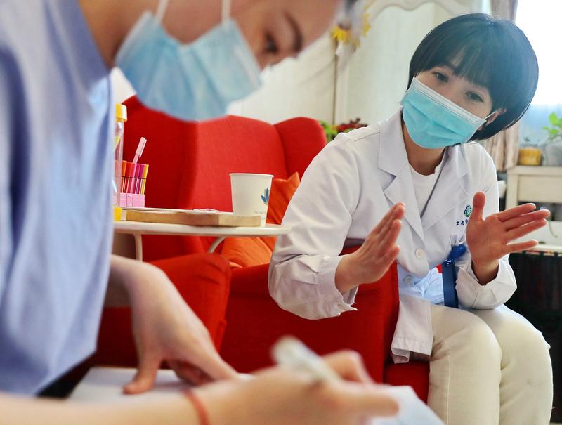 高校“砍”掉5000多个专业，这可不是小事。从2020年到2024年，撤销专业数