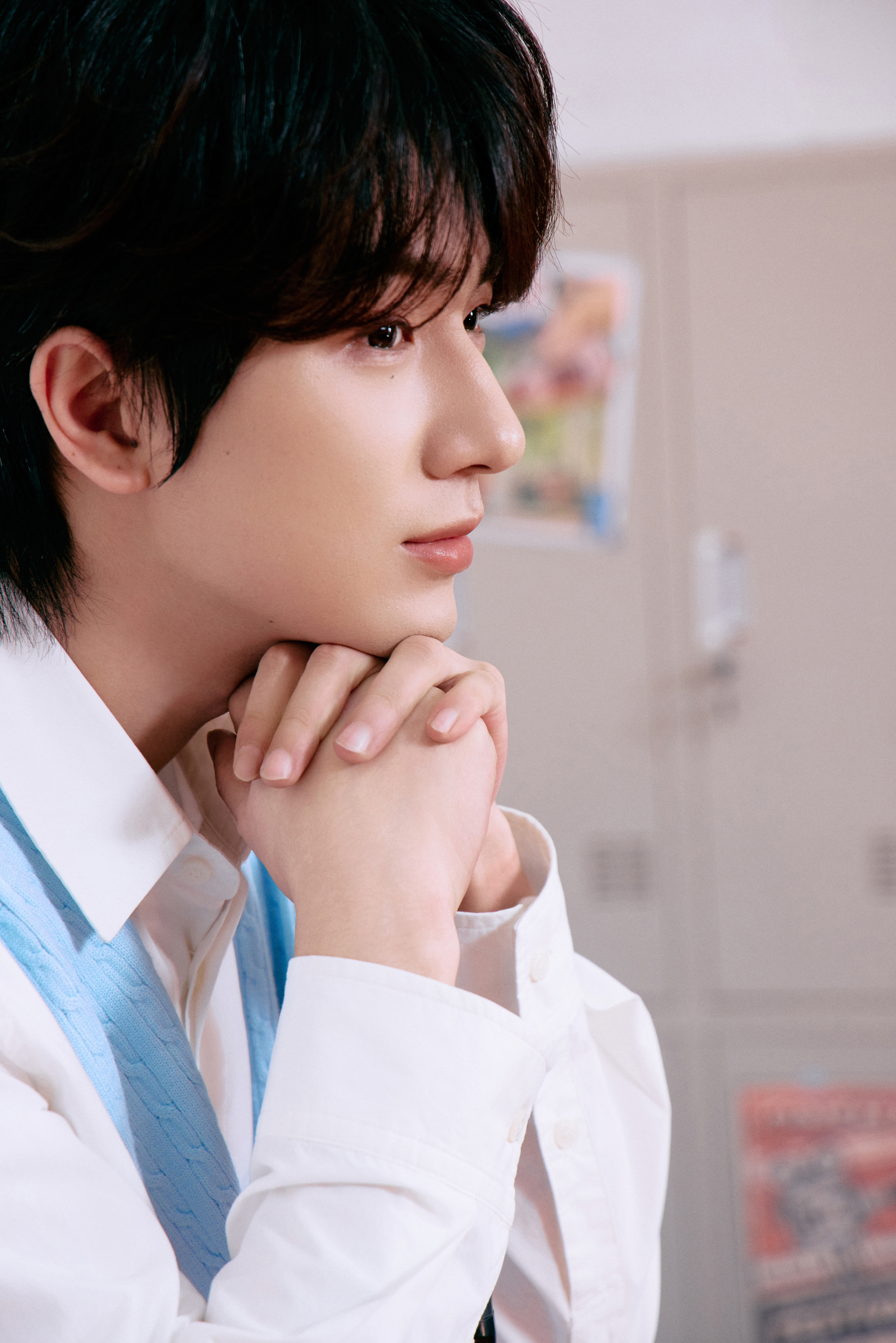 李宏毅马上就要28岁生日啦。单曲能不能发布，生日直播能不能有，剧能不能播，能不能