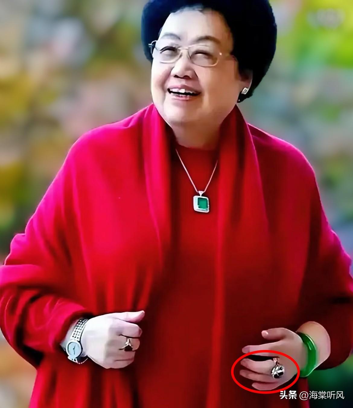 百亿身家没能留住陈丽华，

这堂生死课，

点醒了每个奔波的人！

看完陈丽华走