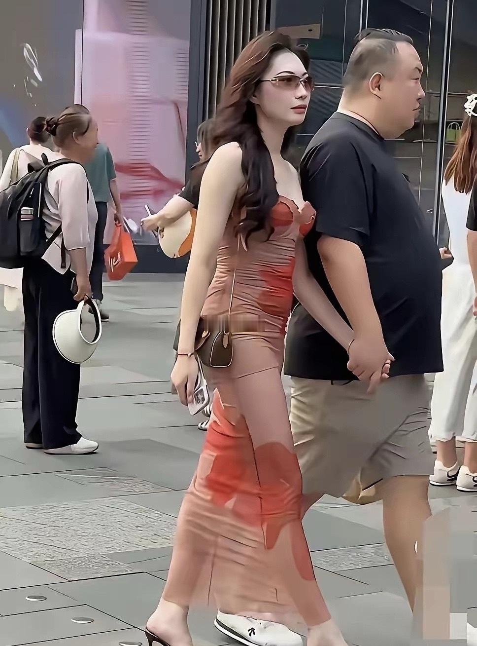 为什么她们的男朋友那么富态 