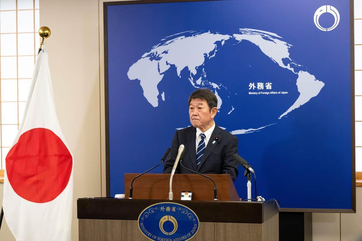 日本非要蹬鼻子上脸毁掉中日几十年相处根基？新版蓝皮书直接降级中国外交地位，高市早