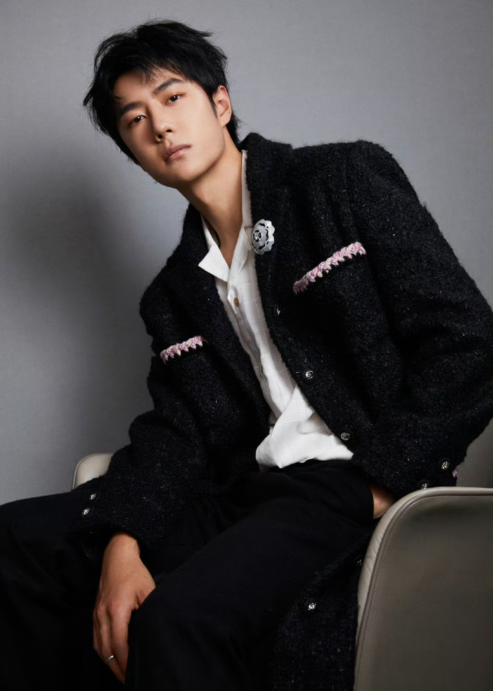 #王一博工作室放饭啦#王一博工作室放饭啦！山茶花小王子好帅呀，微博电影之夜最亮的