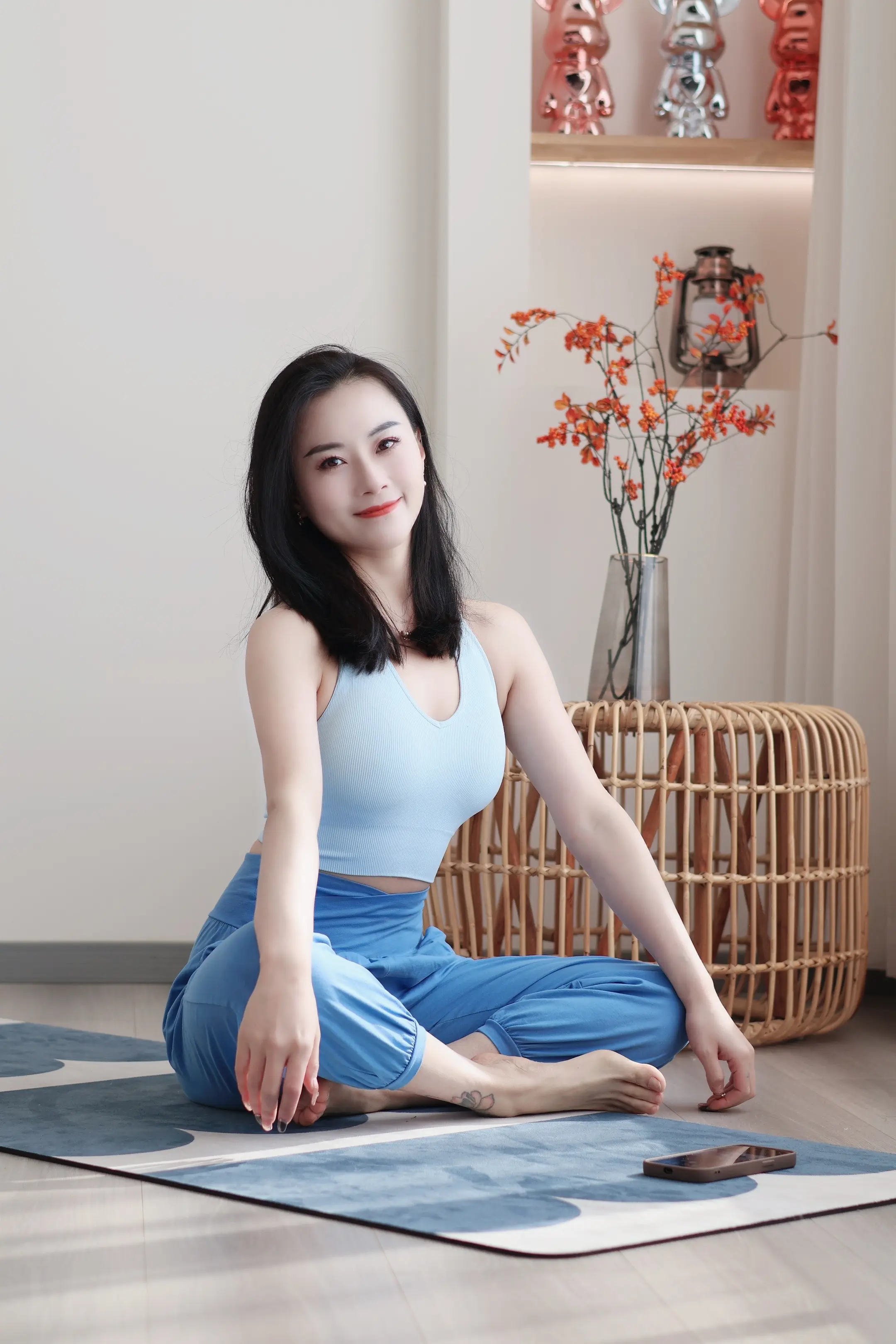人生其实很纯粹，  热爱就大胆去奔赴， 拥有的就用心去感受， 错过的就...