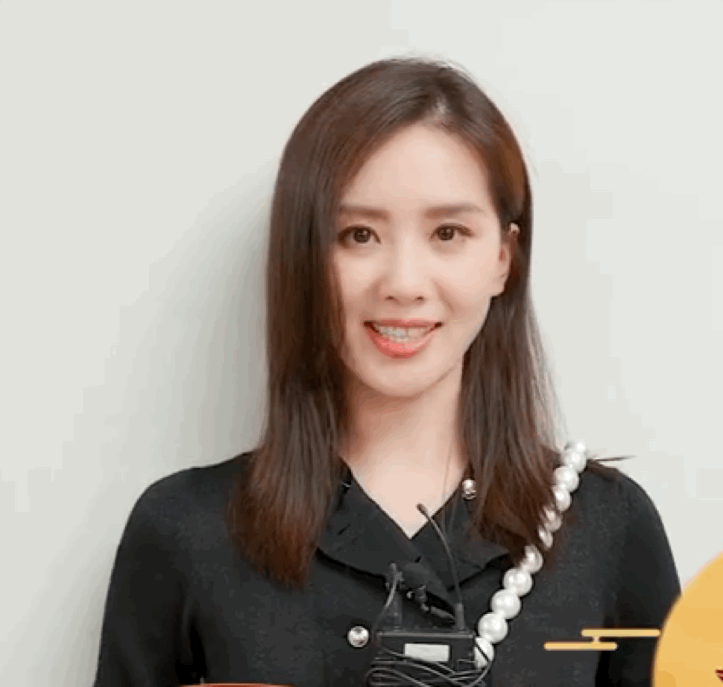 夏日炎炎，看点“新鲜的”刘诗诗☀️🥤温柔味儿都要溢出屏幕了[偷笑] ​​​