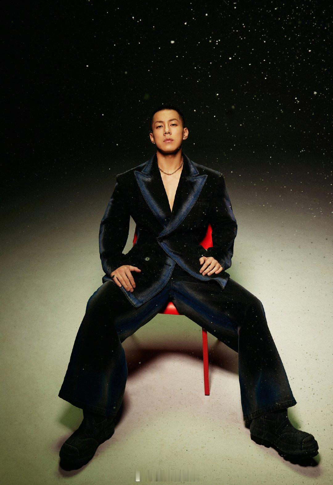 2026开年迎来新篇章，从运动、唱跳、创作到影视，他不断精进自己！恭喜卡斯柏官宣