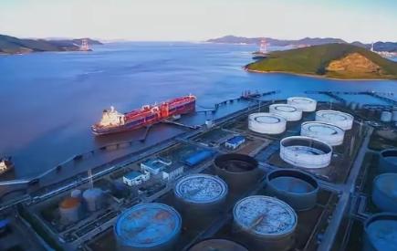 区别对待！中国全面断供日本成品油！
中国不卖油给日本了，一滴都不卖。但转头就给了