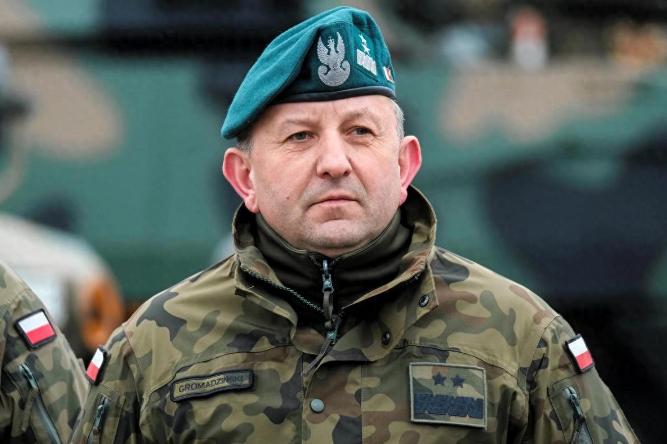 【波兰前高官放话打击加里宁格勒 俄议员警告灭国之灾重演】波兰前欧洲军团司令亚罗斯