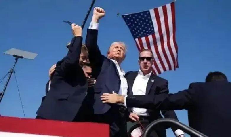 预言特朗普会在1月20日死去的帖子，如今在1月21日这天全都不见了。
 
前一周