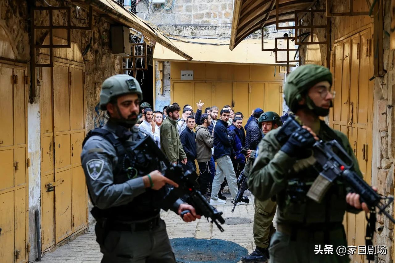 以色列国防军在被占领的约旦河西岸地区，展开大规模突袭，拘留了至少 80 名巴勒斯