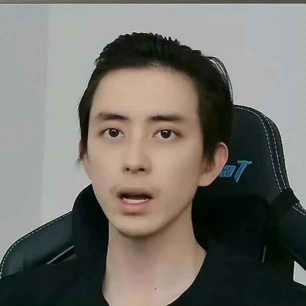 敖瑞鹏回应不刮胡子敖瑞鹏直播不刮胡子粉丝不乐意了😂 ​​​
