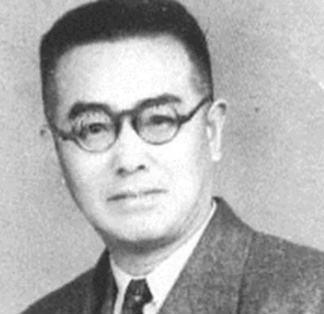 1966年，大庆油田核心人物谢家荣吞下一整瓶安眠药，在睡梦中离世，第二天，妻子吴