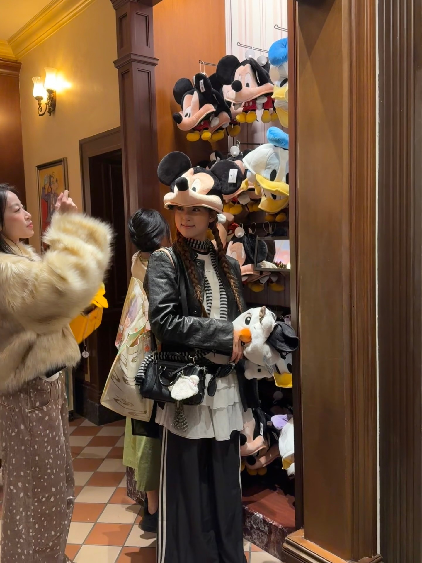 又可以看到迪士尼娜啦☺️期待宝贝的美图再梦一个vlog😬 