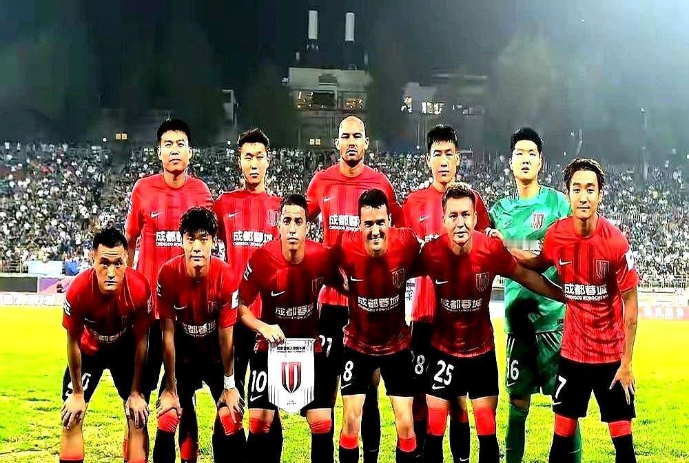 成都蓉城这俩巴西大腿，费利佩和罗慕洛，合同到2026，但俱乐部早把续约当成头号任