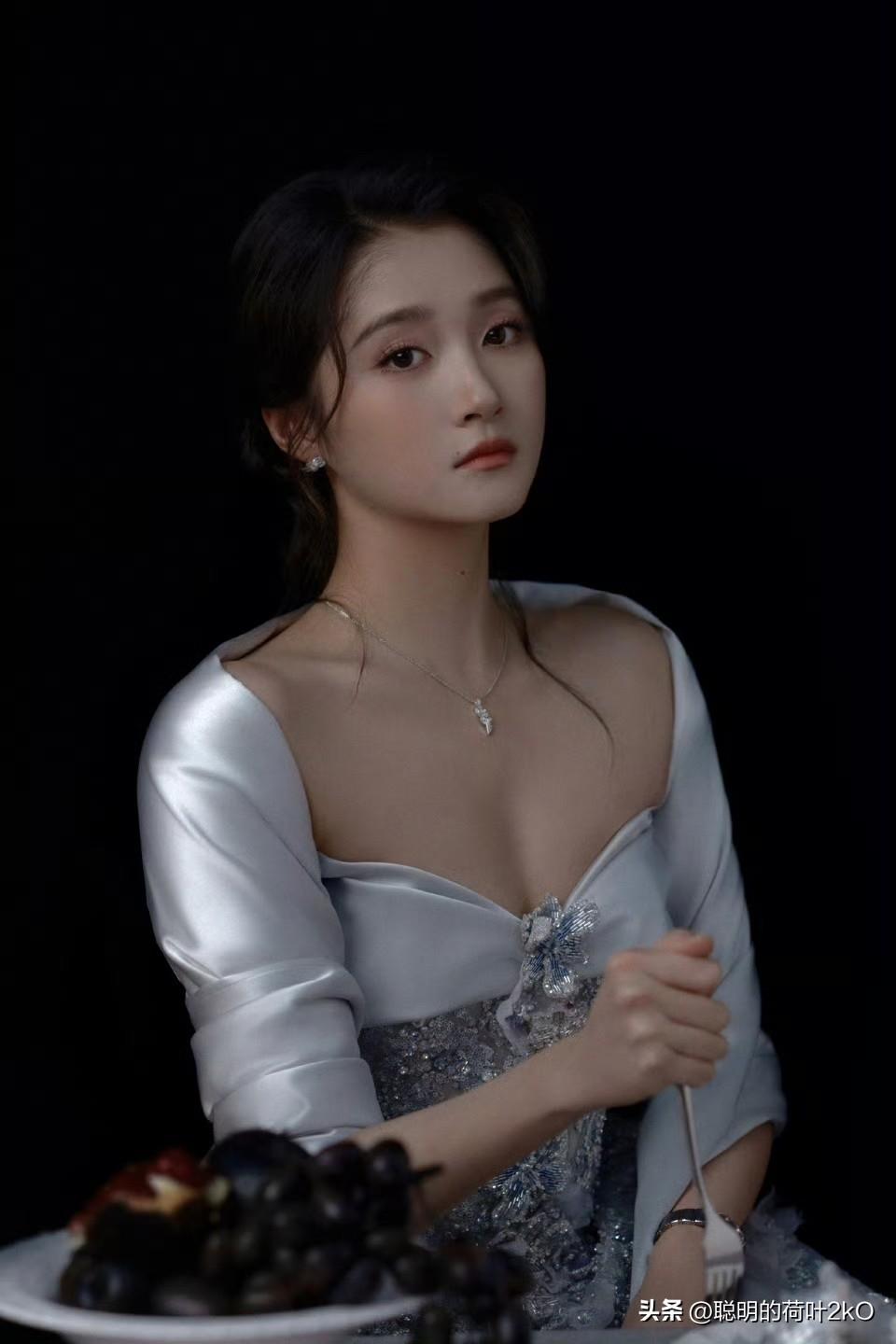 关晓彤魅力无限