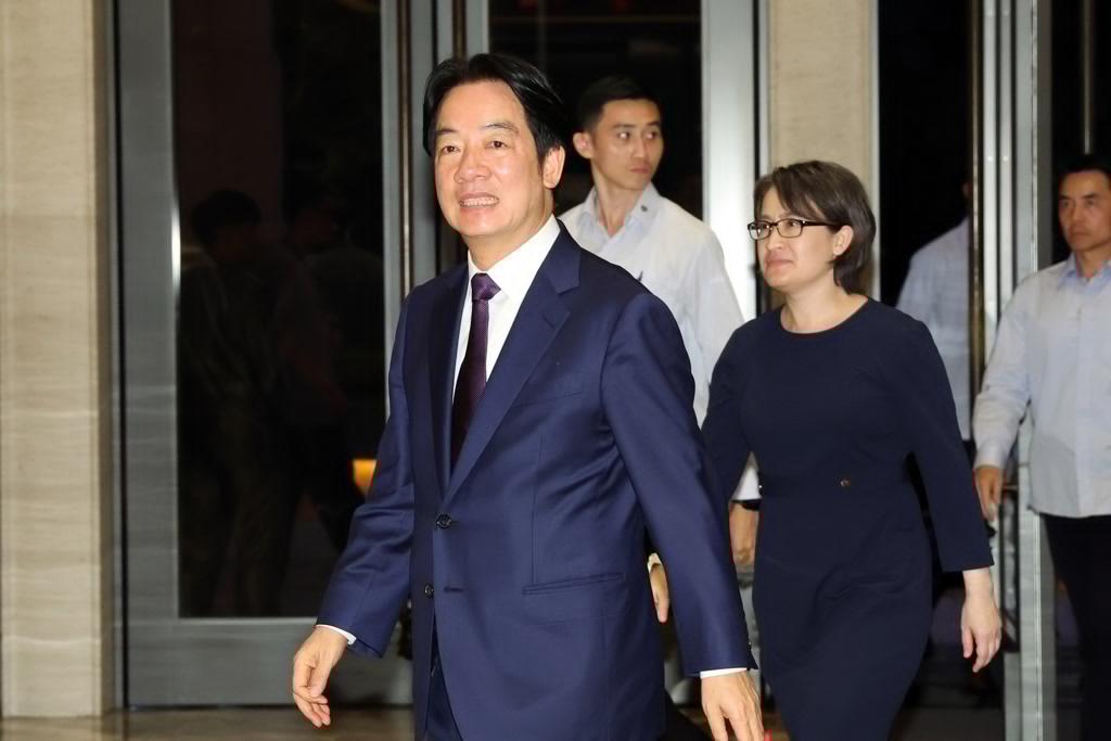民进党败家子

美对台叠加关税及要求4000亿美元投资将重创台湾经济，传统产业恐