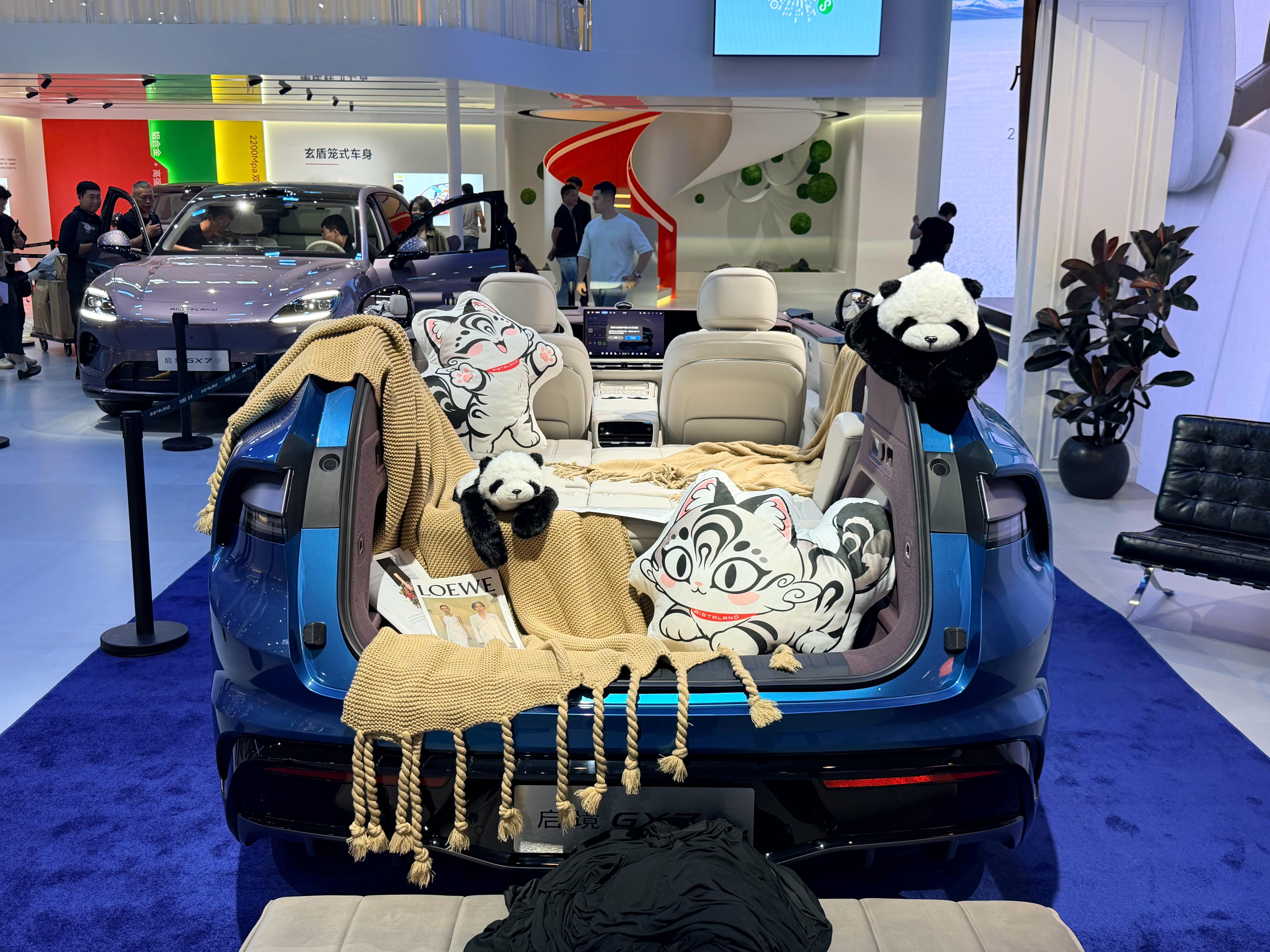 真床车来了，就在小米对面2026成都车展新能源汽车﻿