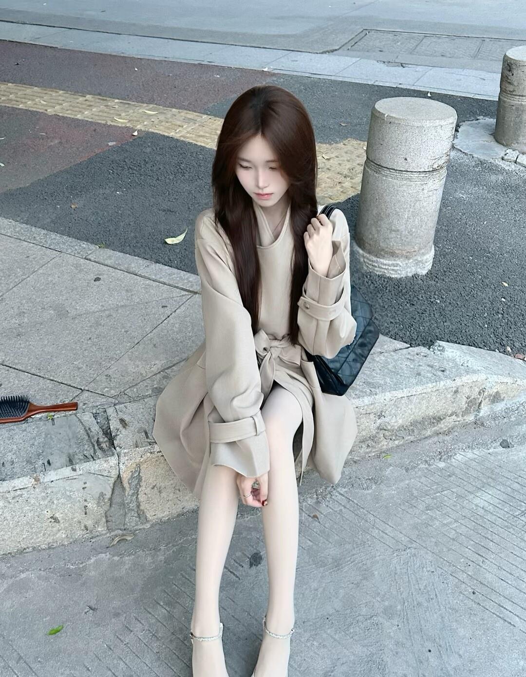秋日街拍，温柔长裙，复古卷发，静谧时光